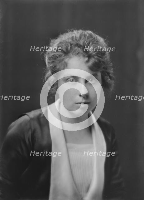 Miss Helen Wilson, portrait photograph, 1918 July 3. Creator: Arnold Genthe.