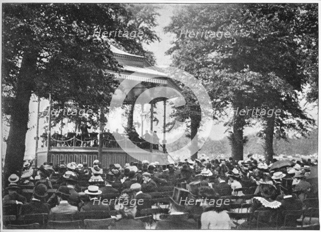 A band in Hyde Park, London, c1901 (1901). Artist: Unknown.