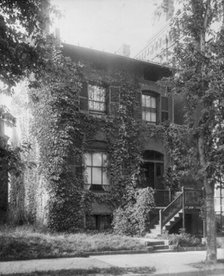 Joseph Coerten Hornblower House, 1402 M St., Washington, D.C., between 1890 and 1950. Creator: Frances Benjamin Johnston.