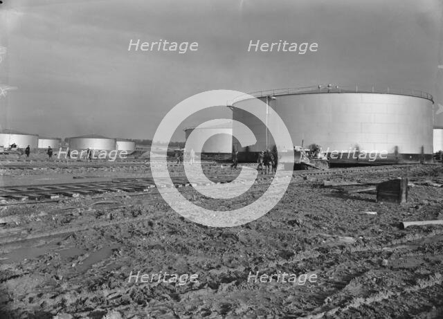 Stanlow Oil Refinery, Stanlow, Ellesmere Port, Cheshire, 03/12/1954. Creator: John Laing plc.