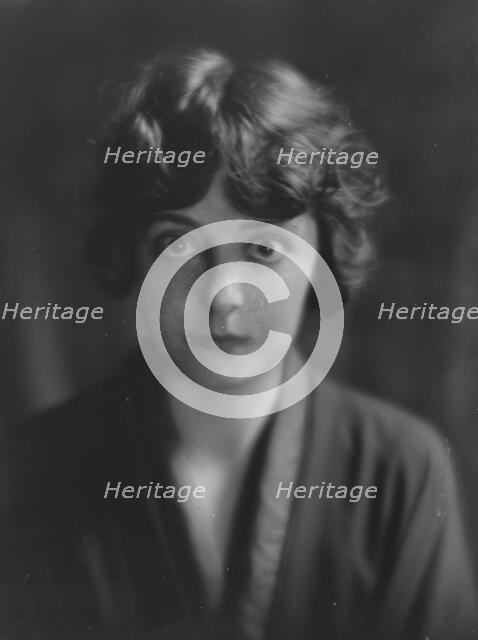 Mishler, Larraine, Miss, portrait photograph, 1916. Creator: Arnold Genthe.