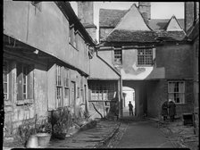 Old George Yard, Burford, West Oxfordshire, Oxfordshire, 1924. Creator: Katherine Jean Macfee.
