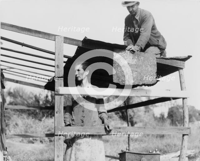 Dispossessed Arkansas farmers, Bakersfield, California, 1935. Creator: Dorothea Lange.