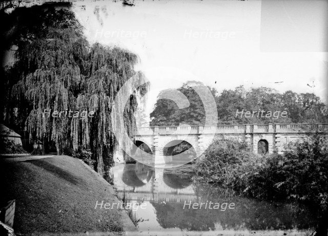 Magdalen Bridge, Oxford, Oxfordshire, c1860-c1922.  Artist: Henry Taunt