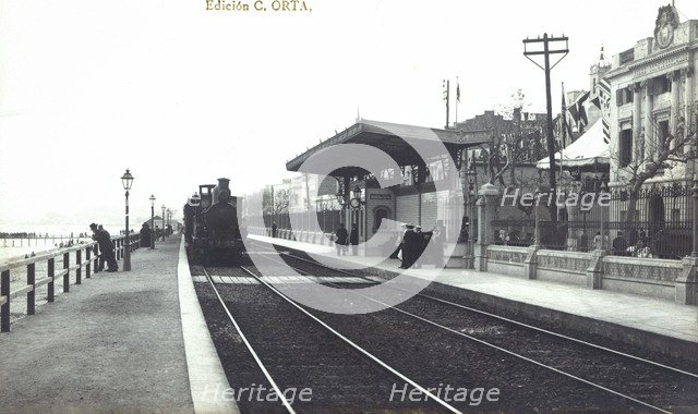 Train running through the El Masnou stop, Barcelona, ??1910.