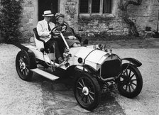 1909 Humber 8hp, Margaret Rutherford and her husband Stringer Davis. Creator: Unknown.