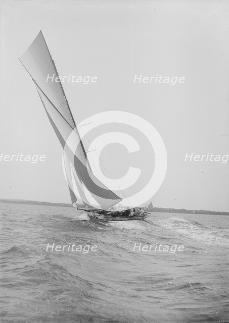 'The Lady Anne' making waves in a good breeze, 1912. Creator: Kirk & Sons of Cowes.