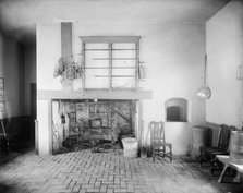 The Old kitchen fireplace, Mt. Vernon, Va., between 1900 and 1915. Creator: William H. Jackson.