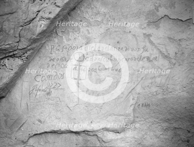 Acoma, New Mexico area views, between 1899 and 1928. Creator: Arnold Genthe.