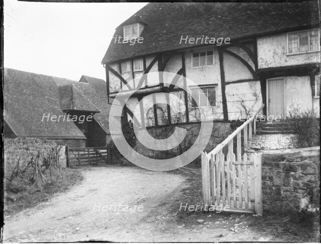 Roses Manor Farm, Broomfield Road, Lower Broomfield, Maidstone, Kent, 1904. Creator: Katherine Jean Macfee.