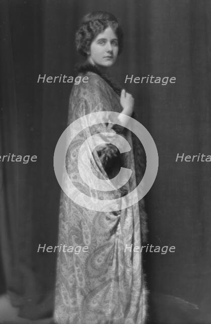 Sharpsten, Helen, Miss, portrait photograph, 1912 Apr. 24. Creator: Arnold Genthe.