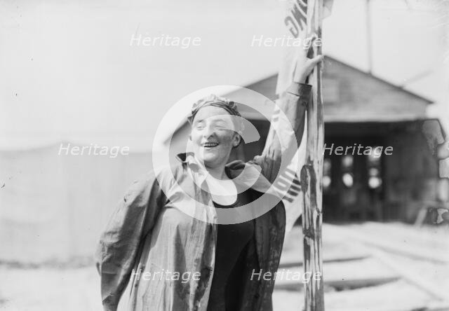 Martha Lachman(?) 100 yd. Swim, (1912?). Creator: Bain News Service.