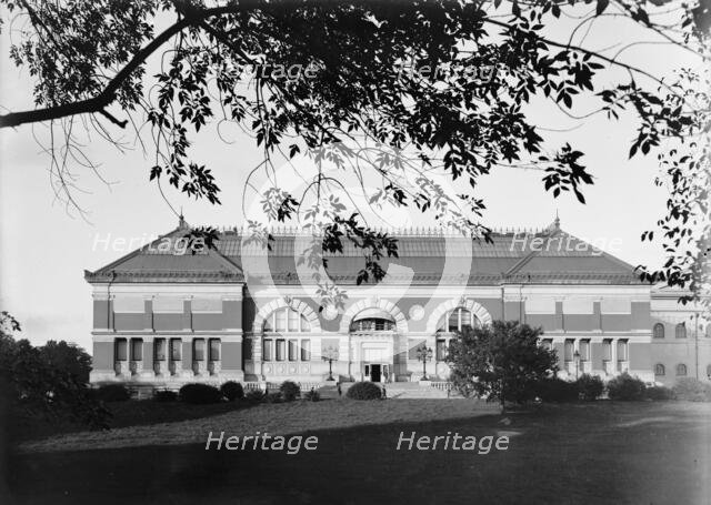 Central Park, New York, Metropolitan Art Museum, ca 1900. Creator: Unknown.