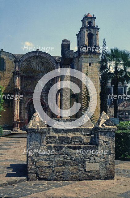 Forecourt of the Cathedral of Cuernavaca with the temple in background, its construction was orde…