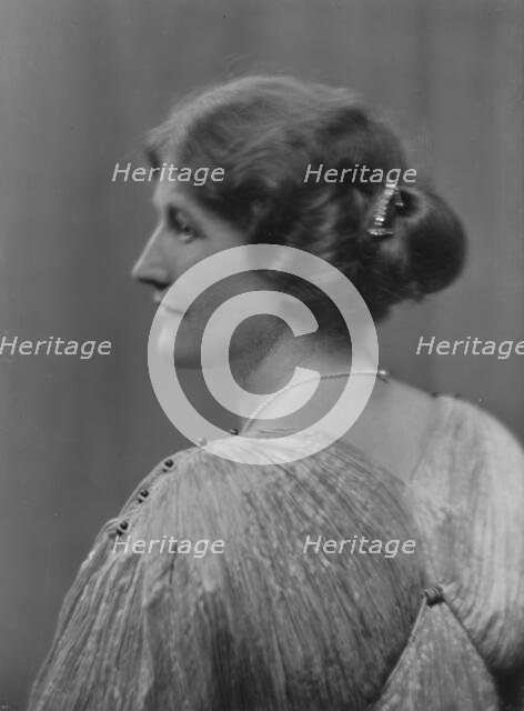 Christie, Winifred, Miss, portrait photograph, 1916. Creator: Arnold Genthe.