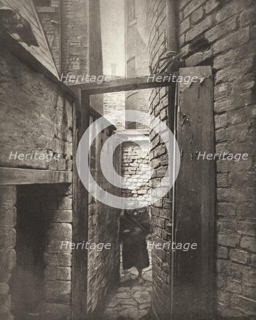 Close No. 11 Bridgegate (#43), Printed 1900. Creator: Thomas Annan.