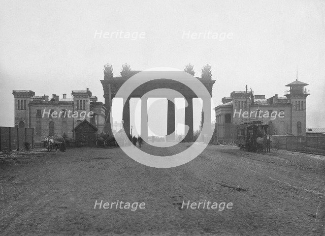 The Moscow Triumphal Gate in St. Petersburg, 1890s. Artist: Bulla, Karl Karlovich (1853-1929)