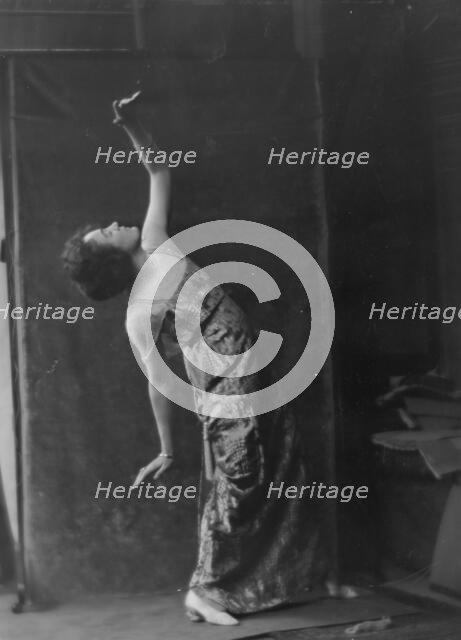 Lasell, Hildegarde, Miss, portrait photograph, 1916. Creator: Arnold Genthe.