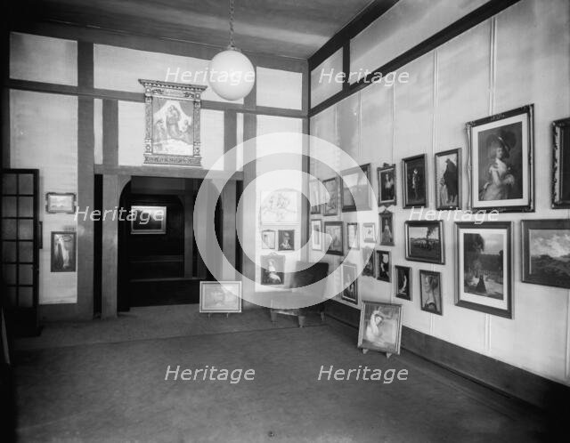 Detroit Photographic Company, interior, Detroit, Mich., between 1905 and 1915. Creator: Unknown.