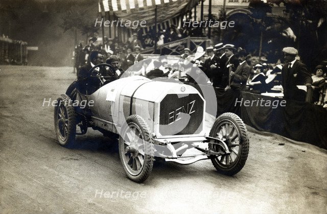 Exhibition of old vehicles in the city of Barcelona.