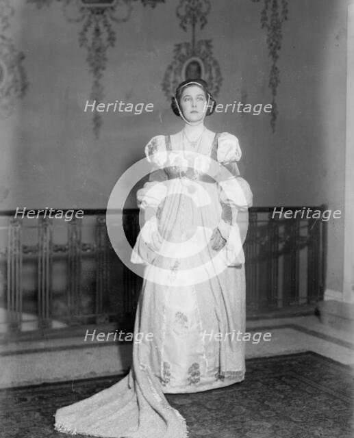 Mrs. Rob't Warwick, 1914. Creator: Bain News Service.