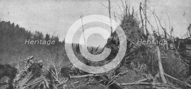 'Les derniers combats de l'Hartmannswillerkopf; le rocher d'Hirzenstein, sur le versant..., 1916. Creator: Unknown.