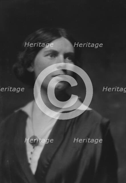 Nelson, Mrs., portrait photograph, 1915 Oct. 11. Creator: Arnold Genthe.