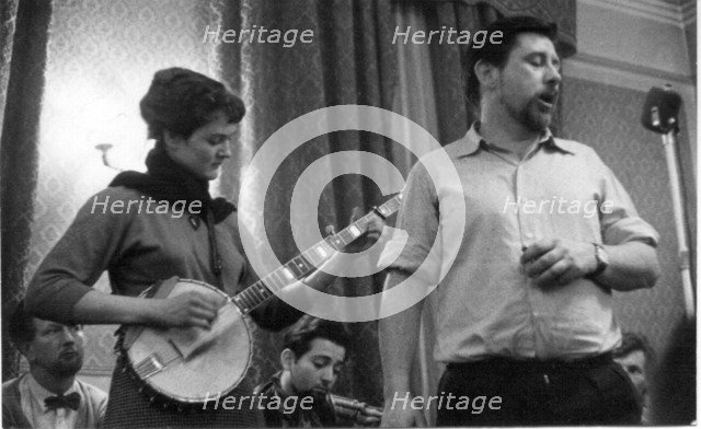 Peggy Seeger and Ewan MacColl, Enterprise Public House, London, late 1950s-early 1960s.  Artist: Eddis Thomas