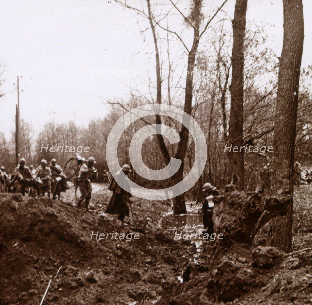 Advance on the Ailette, northern France, c1918. Artist: Unknown.