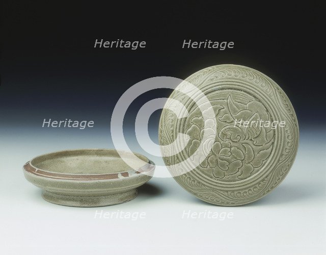 Yue celadon covered box with parrots, early Northern Song dynasty, China, late 10th-11th century. Artist: Unknown