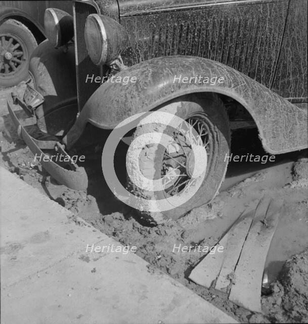 This year (1937) there are floods and heavy rain in the Dust Bowl, Auton, Texas, 1937. Creator: Dorothea Lange.
