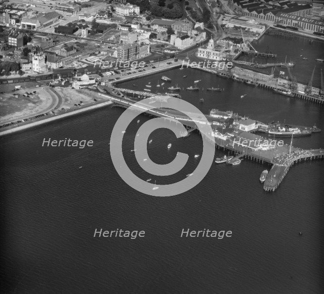 Royal Pier, Southampton, Hampshire, 1957. Artist: Aeropictorial Ltd.