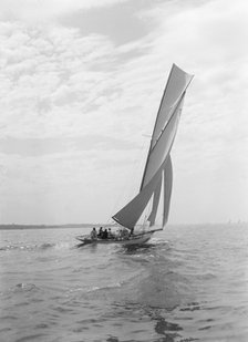 The 10 Metre class sailing yacht 'Irex', 1911. Creator: Kirk & Sons of Cowes.