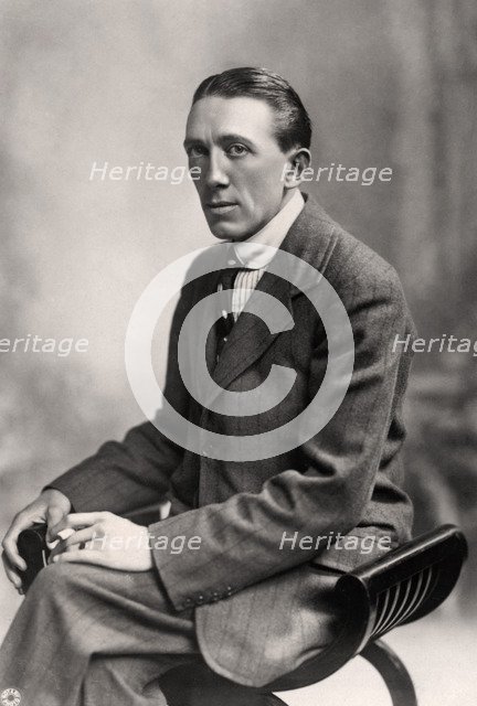 Gerald Du Maurier (1873-1934), English actor and theatre manager, early 20th century.Artist: Foulsham and Banfield