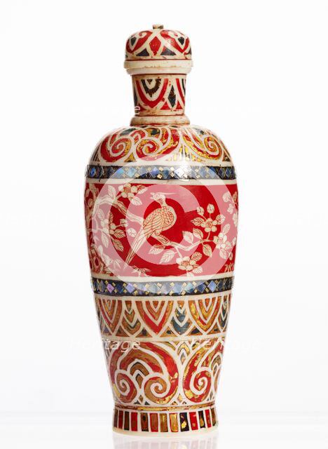 Snuff bottle with lid, 18th century. Creator: Unknown.