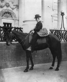 A messenger (Beckley) on horseback in front of the White House, n.d.. Creator: Unknown.