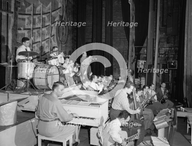 Portrait of Stan Kenton, Laurindo Almeida, Eddie Safranski, Bob Cooper, Art...Richmond, Va.(?), 1947 Creator: William Paul Gottlieb.