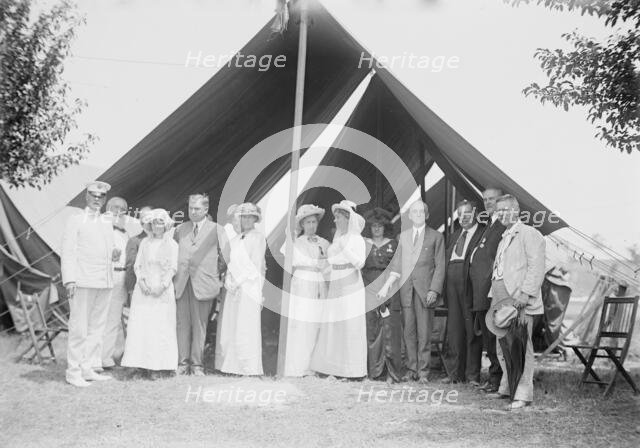 Brigadier General Hunter Liggett & party - Gettysburg, 1913. Creator: Bain News Service.