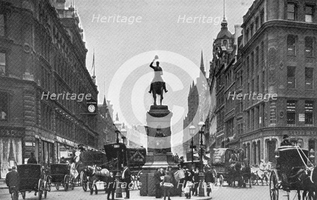 Carriages in Holborn Circus, City of London, (c1900?). Artist: Unknown