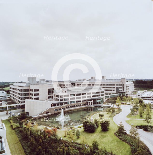 Glaxo Medical Research Centre, Gunnels Wood Road, Stevenage, Hertfordshire, Jan - Aug 1995. Creator: John Laing plc.