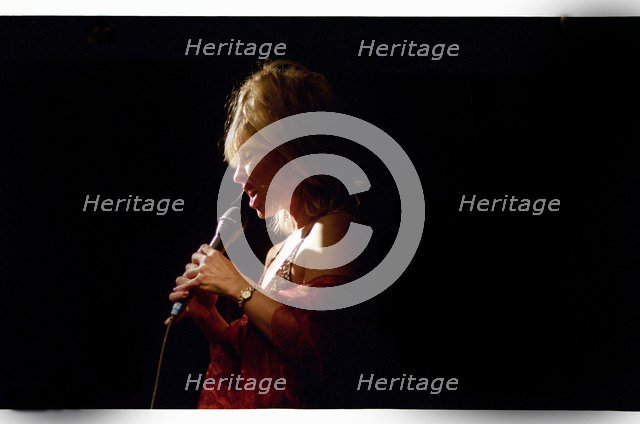 Tina May, Ronnie Scott's, Soho, London, 2004.    Artist: Brian O'Connor.