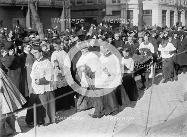 Pan American Mass - Thanksgiving Day At St. Patrick's. Mons. Dougherty; Dr. Burns; Cardinal..., 1912 Creator: Harris & Ewing.