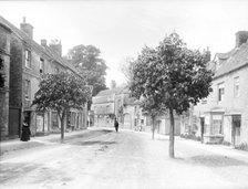 View along Park Street, Woodstock, Oxfordshire, c1860-c1922. Artist: Henry Taunt