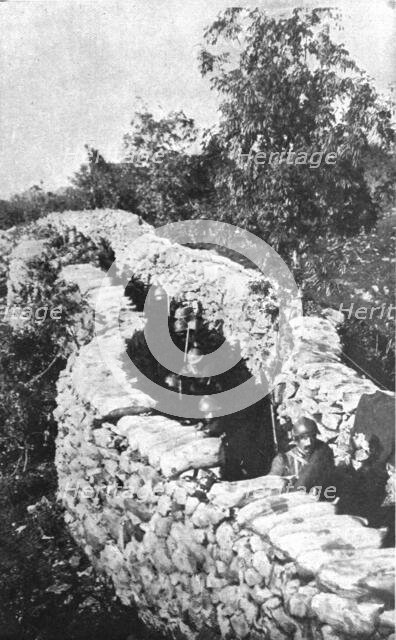 'Sur le front Italien, apres Gorizia ; un boyau pres d'Oppacchiasella, a l'Est du Vallone', 1916. Creator: Unknown.