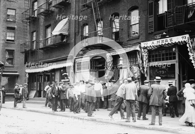 Long shoreman's strike - N.Y., between c1910 and c1915. Creator: Bain News Service.