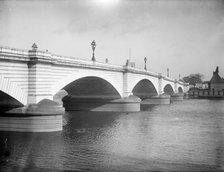 Putney Bridge, Putney, Greater London, c1860-c1922. Artist: Henry Taunt