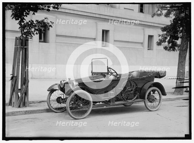 Car-Nation vehicle, between 1914 and 1917. Creator: Harris & Ewing.