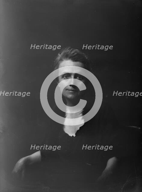 Mrs. John J. Albright, portrait photograph, 1919 Oct. 23. Creator: Arnold Genthe.