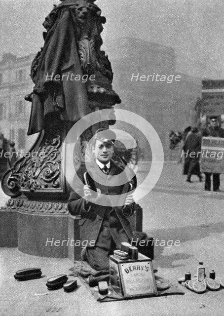 A bootblack, London, 1926-1927. Artist: McLeish