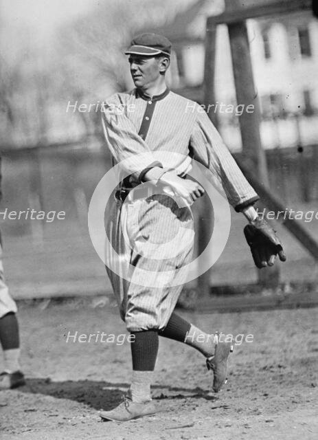 Clyde Milan, Washington Al (Baseball), 1913. Creator: Harris & Ewing.